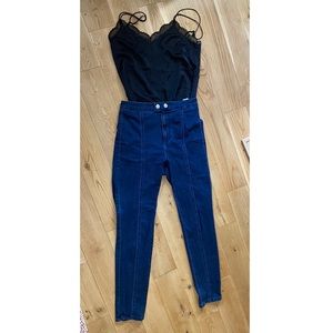 Adorable jeggings with “pinstripe” detail